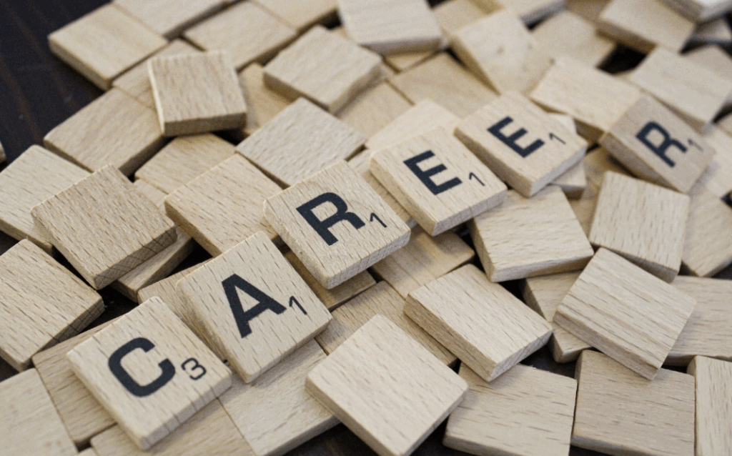 宝石鑑定士のキャリア（ジュエリー長谷川のHOUSE GEM ATTENDER）