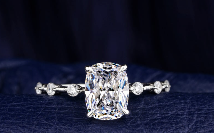 宝石(ジュエリー長谷川のHOUSE GEM ATTENDER)