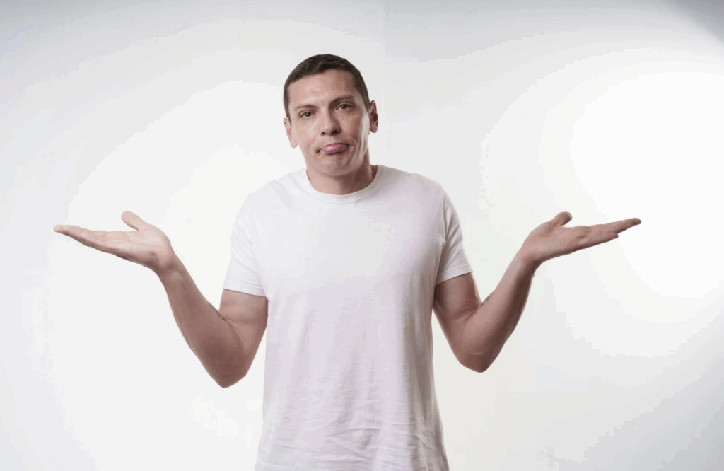 迷う人(ジュエリー長谷川のHOUSE GEM ATTENDER)